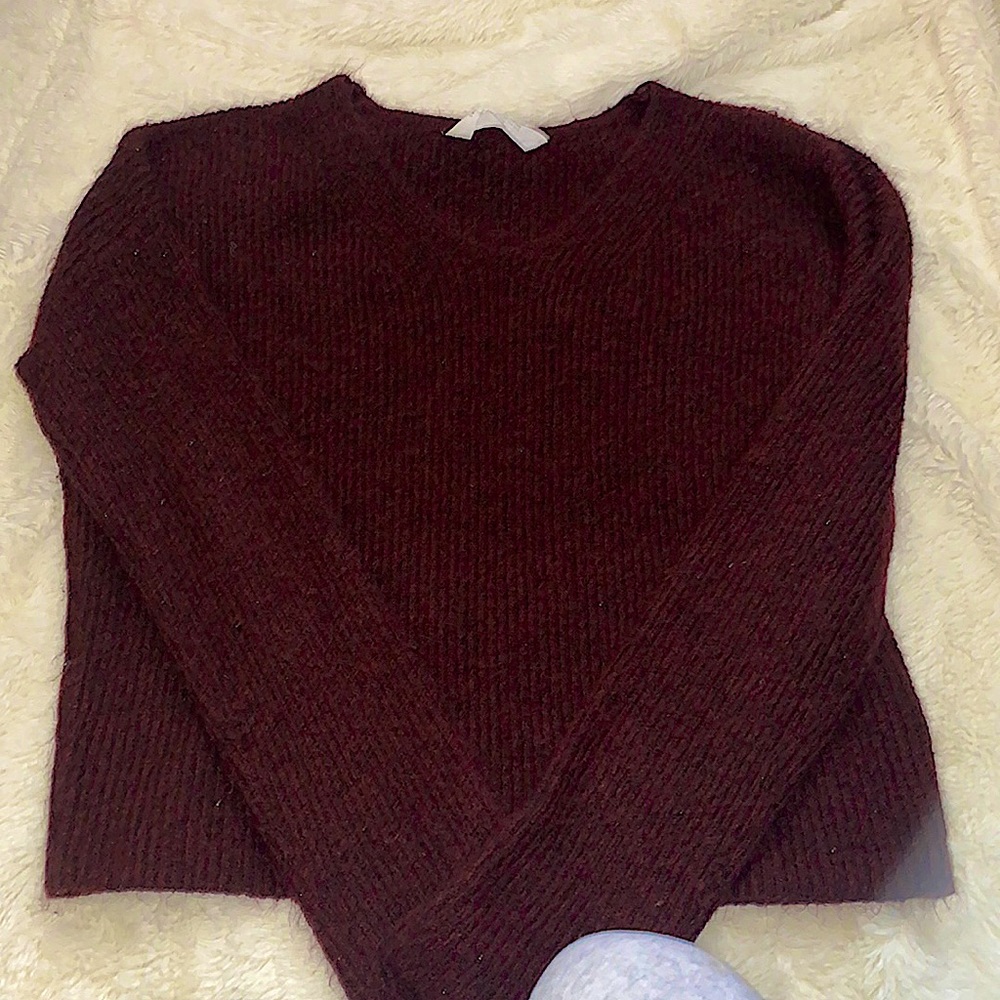 super soft wool knitted cherry red crewneck from h&m 🍒🦢
